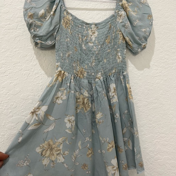 💥PRICE⬇️ 
MILEY & MOLLY • Romper With Puff Sleeve Smock Ditsy Floral • size M • - Picture 4 of 9